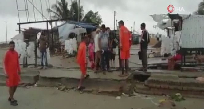 Bangladeş&#039;i ve Hindistan&#039;ı Bulbul Kasırgası vurdu: 14 ölü