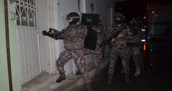 Bursa’da bin polisle şafak operasyonu