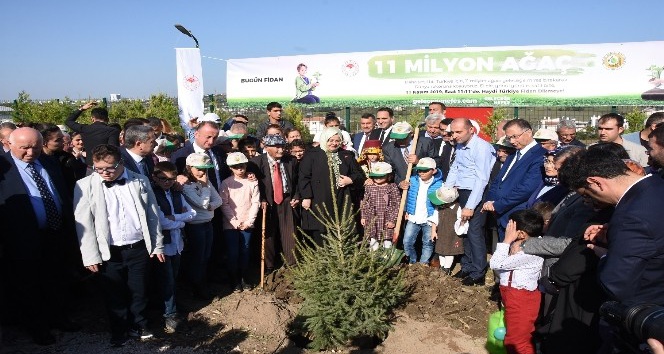 Aile, Çalışma ve Sosyal Hizmetler Bakanı Selçuk, Sinop’ta fidan dikimine katıldı