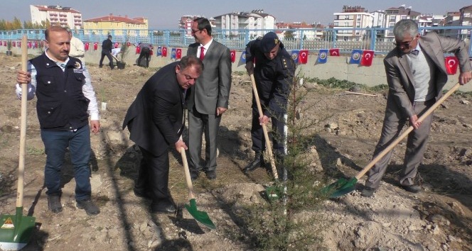 Beyşehir’de şehit uzman onbaşı anısına fidan dikildi