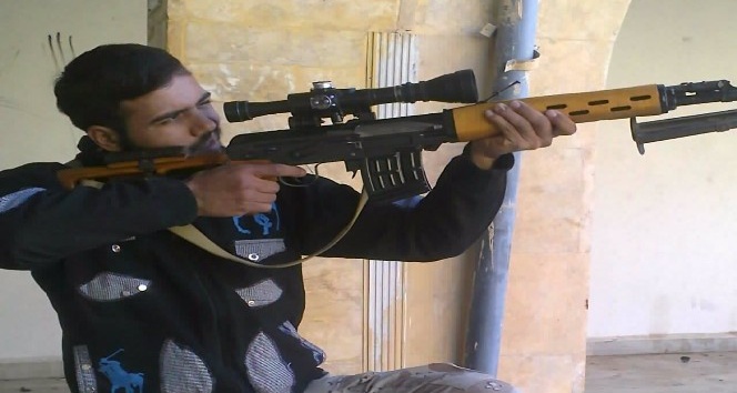 Yakalanan DEAŞ’lının silahlı fotoğrafları ortaya çıktı