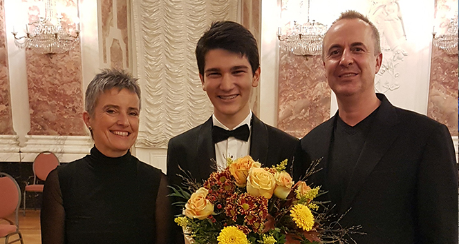 Genç yetenek Kaan Baysal &#039;2019 Mozart Solist Ödülü&#039;nü kazandı