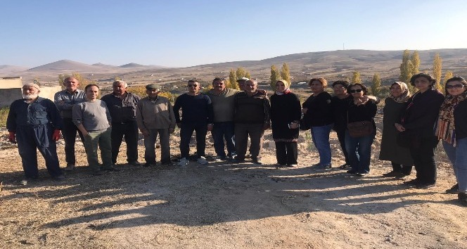 Kayseri Öğretmen Evi 25 Kişi Ile 550 Fidanı Toprakla Buluşturdu Kayseri