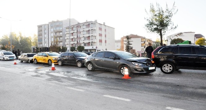 Sorgun’da zincirleme trafik kazası