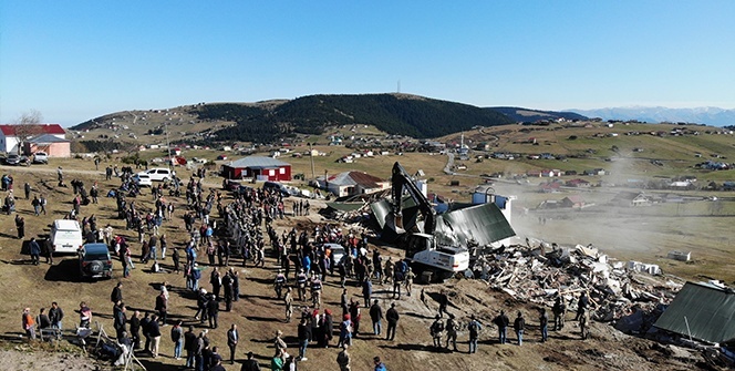 Trabzon'daki gergin yıkım