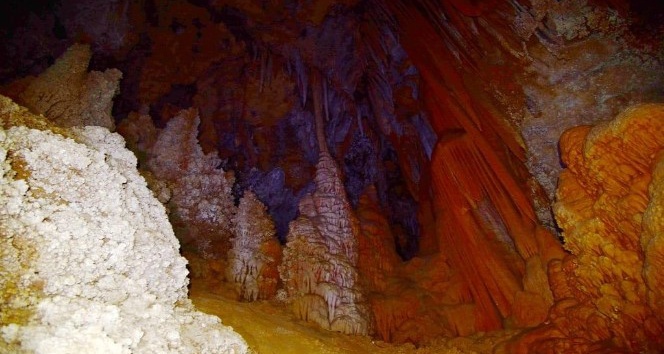 Doğal güzelliğiyle dikkat çeken o mağaraya &quot;Keban Gümüşkaya&quot; ismi verildi