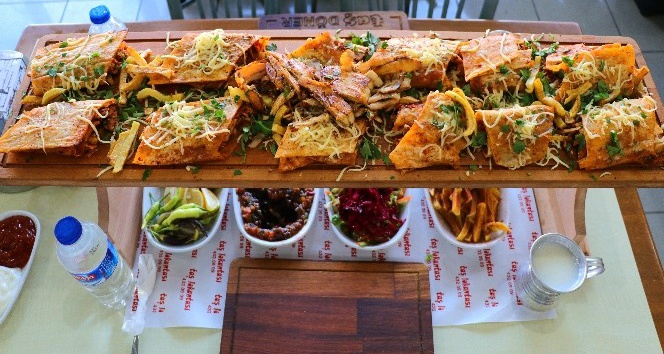 1 buçuk metrelik "piton döner"