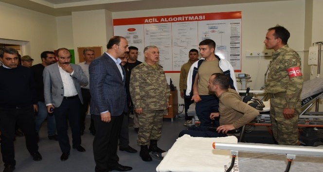 Kara Kuvvetleri Komutanı Dündar patlamada yaralanan askerleri ziyaret etti