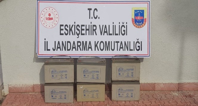 Akü hırsızı 2 şüpheli jandarma ekiplerince yakalandı