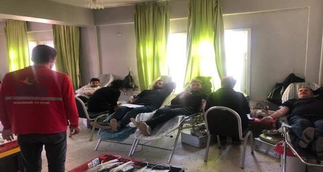 Hizan’da Kızılay’a kan bağışı kampanyası