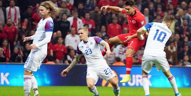 Türkiye- İzlanda maçından kareler