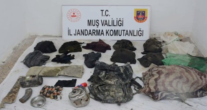 Muş’ta PKK terör örgütüne ait sığınak ve malzeme ele geçirildi