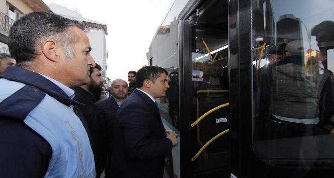 Erciş Kaymakamı ve Belediye Başkan Vekili Mehmetbeyoğlu halkla iç içe