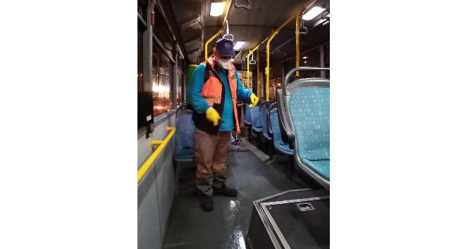 Belediye otobüslerinde dezenfekte mesaisi