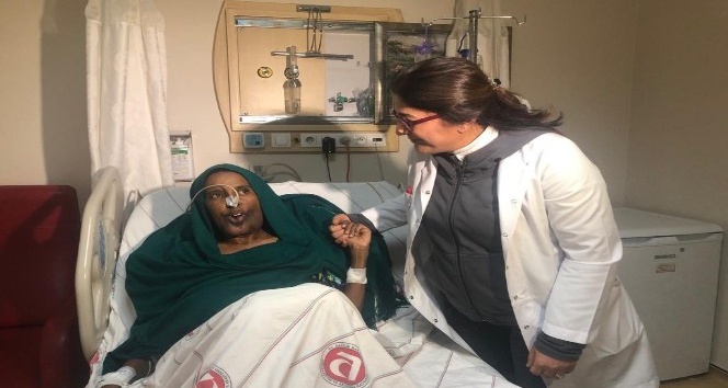 20 yıldır tümörle savaşan Somalili hasta çareyi Türkiye’de buldu