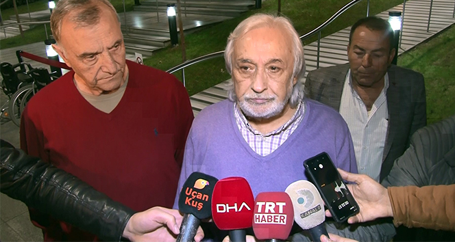 Müjdat Gezen ve Mustafa Alabora, Yıldız Kenter&#039;in hayatını kaybettiği hastaneye geldi