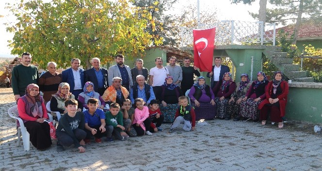 Bu köyde 7’den 70’e herkes gelenekleri yaşatmak için bir araya geliyor