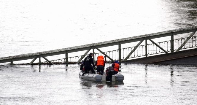 Fransa’da köprü çöktü: 1 ölü