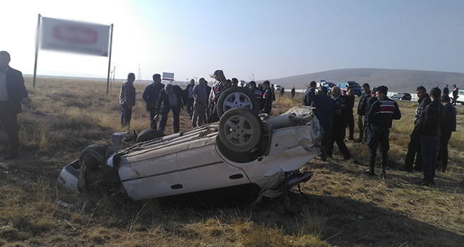 Konya&#039;da iki otomobil çarpıştı: 1 ölü, 5 yaralı