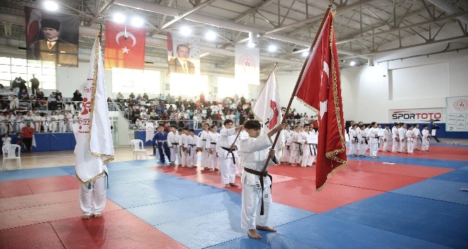 Bakan Kasapoğlu, 2. Japonya Büyükelçiliği Judo Turnuvasını takip etti