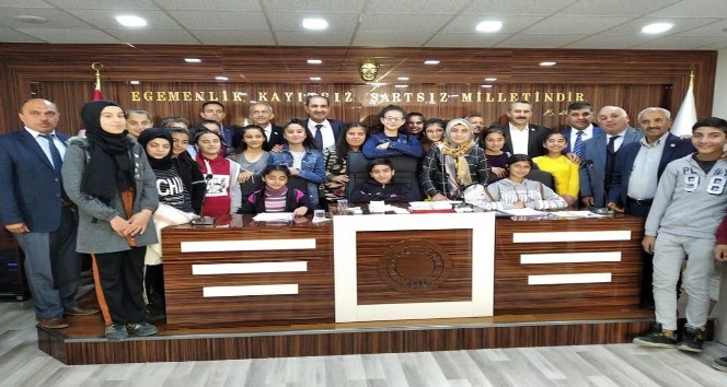 İl Özel İdaresine öğrencilerden ziyaret