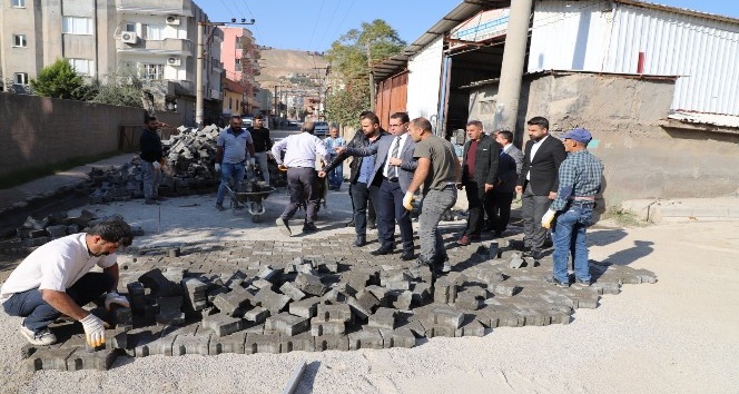 Kaymakam Sinanoğlu üstyapı çalışmalarını inceledi