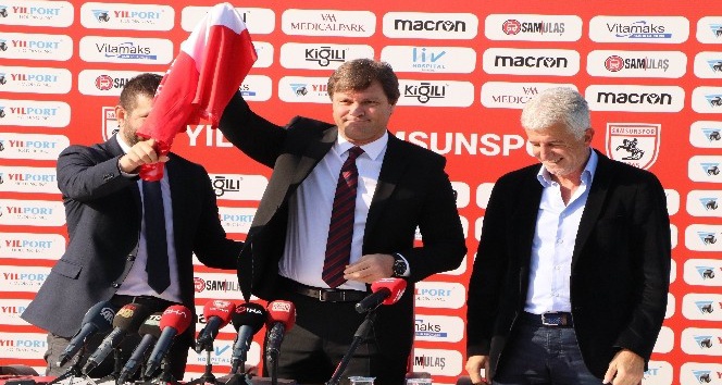Ertuğrul Sağlam, Samsunspor ile 5 yıllık sözleşme imzaladı