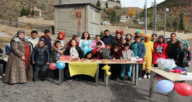 Üniversite öğrencileri özel kardeşlerine unutulmaz anlar yaşattı