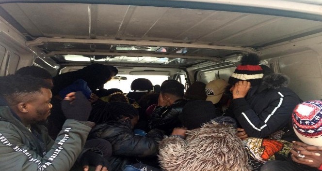 Balıkesir’de 31 düzensiz göçmen yakalandı