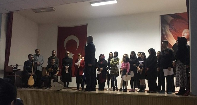 Öğretmenlerin Türk Halk Müziği Konseri büyük beğeni topladı