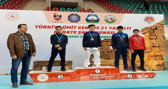 Sivaslı karateci Türkiye üçüncüsü oldu