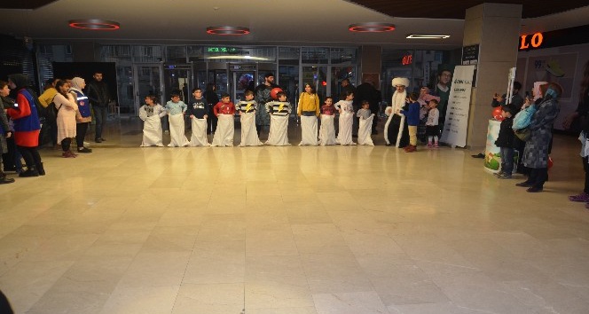Dünya Çocuk Hakları Günü geleneksel çocuk oyunları ile kutlandı