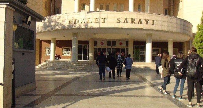 Görevden uzaklaştırılan Suruç Belediye Başkanı Çevik tutuklandı