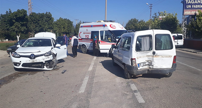 Adana’da trafik kazası: 3 yaralı