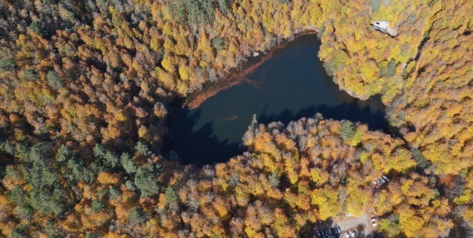 Yedigöller’de sonbaharın getirdiği görsel şölen havadan görüntülendi