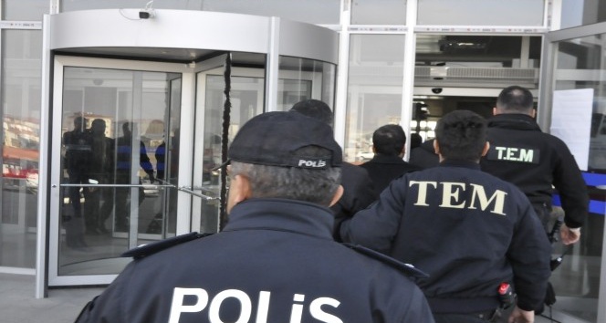Kars’ta FETÖ/PDY’den gözaltına alınan 4 kişi adliyeye sevk edildi