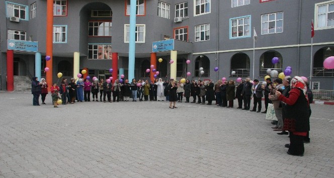 Meslektaşları, şehit öğretmenleri unutmadı