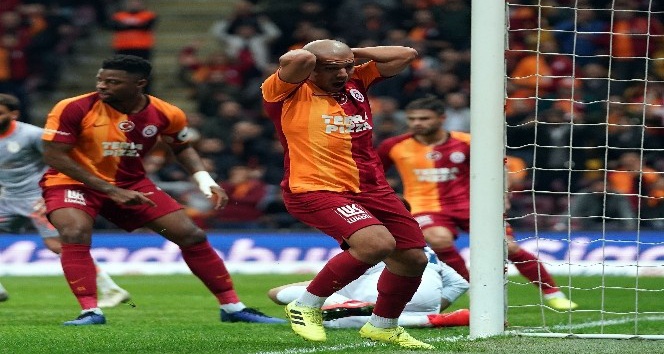 Süper Lig: Galatasaray: 0 - Medipol Başakşehir: 1 (Maç sonucu)