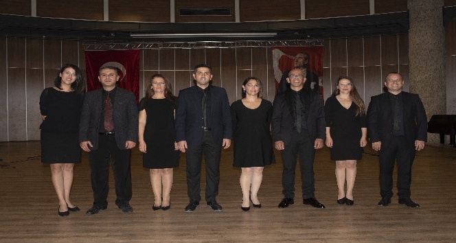 Bodrumlu öğretmenlerden profesyonel sanatçılara taş çıkartacak klip