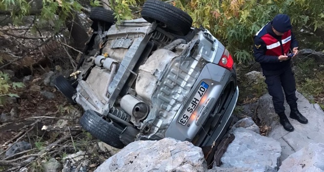 Antalya'da otomobil 70 metrelik şarampole yuvarlandı: 1 ölü