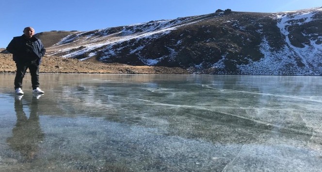 Sıcaklık eksi 17’yi gördü, göller buz pistine dönüştü