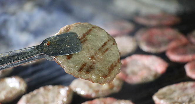 Yapımında sadece et ve tuz kullanılıyor, 2019 yılında satış rekoru kırıldı