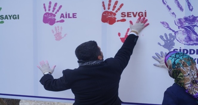 Başkan Arı, Nevşehirli kadınlarla birlikte şiddete dur dedi
