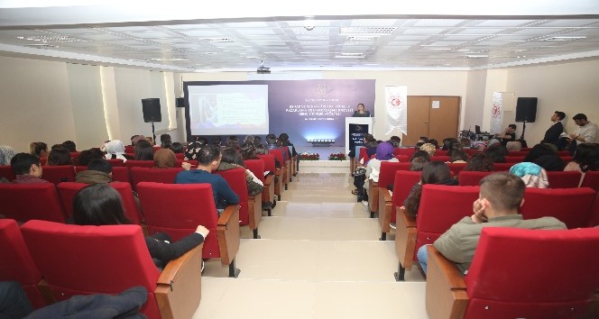 Kırşehir’de gençler, “Genç Fikirler Atölyesi” projesi ile esanaflığı, ihracatı ve pazarlamayı öğreniyor