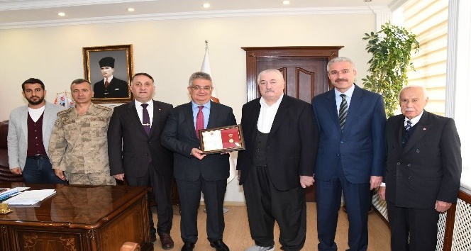 Hayırsever Yıldırım, altın madalyayla ödüllendirildi