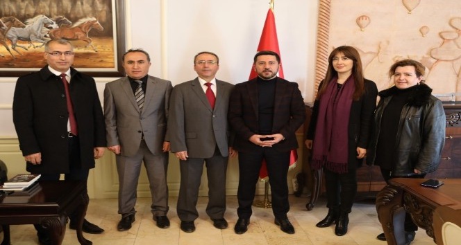 Avni İncekara Fen Lisesi Okul Aile Birliği yöneticileri, Başkan Arı’yı ziyaret etti