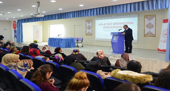 Vali Akın, "Kadına ve çocuğa şiddet tüm önlemlere karşı önlenememektedir"