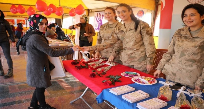 Jandarmadan örnek davranış