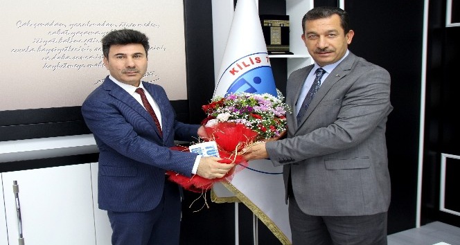 Türk Eğitim-Sen’den Rektör Karacoşkun’a Öğretmenler Günü Kutlaması