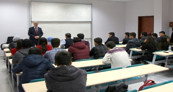 Müftü Abdurrahman Şahin İİBF’de Öğrencilerle bir araya geldi